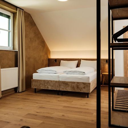 Hotel Neustifter Пойсдорф Екстер'єр фото