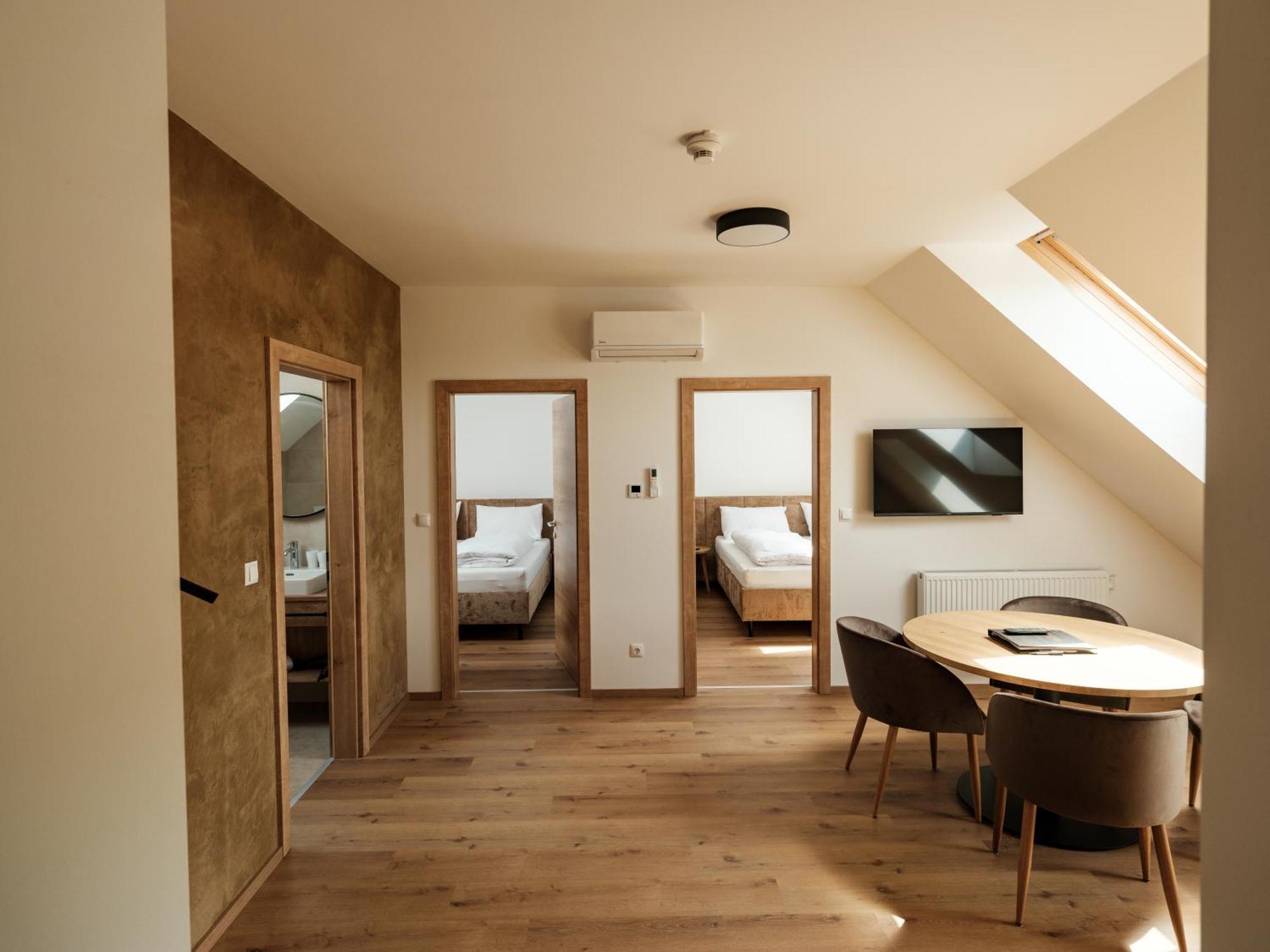 Hotel Neustifter Пойсдорф Екстер'єр фото