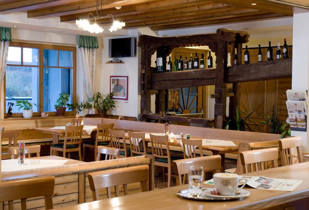Hotel Neustifter Пойсдорф Екстер'єр фото